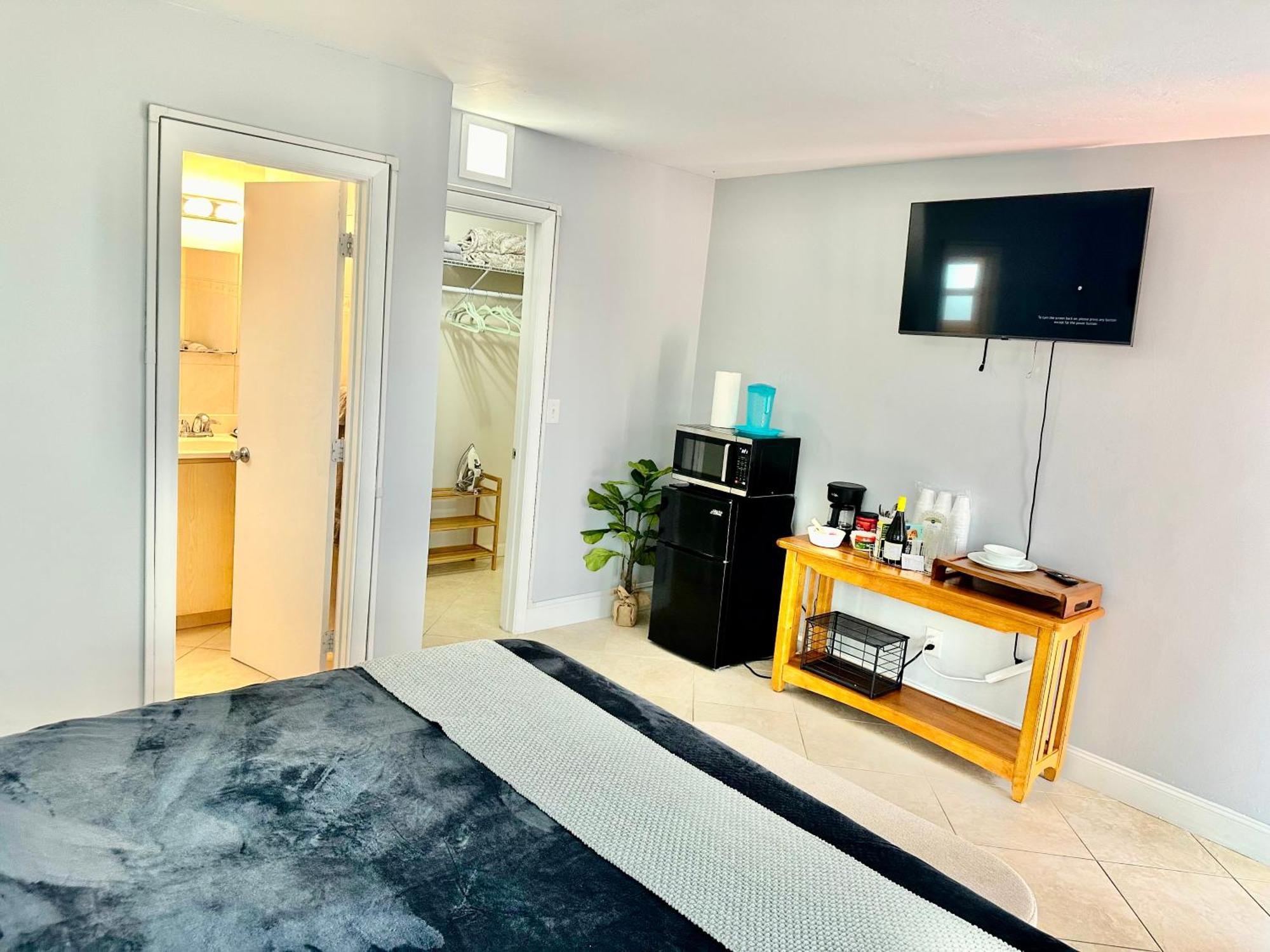 Elles Place Hotel Форт Лодърдейл Екстериор снимка